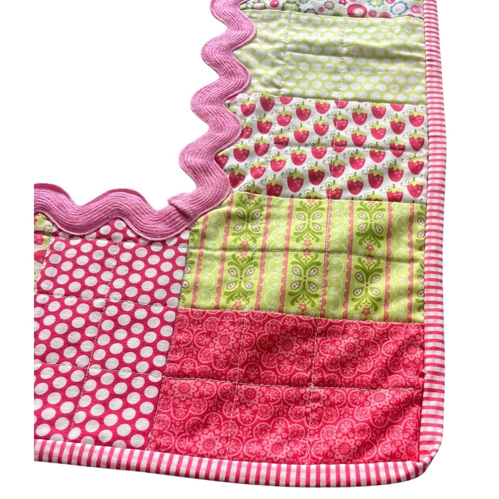 Handmade‎ Quilted Baby Blanket Bird Floral Applique Strawberry Patchwork - Picture 3 of 5